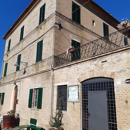 Palazzo Tuemi Castelplanio Exterior foto